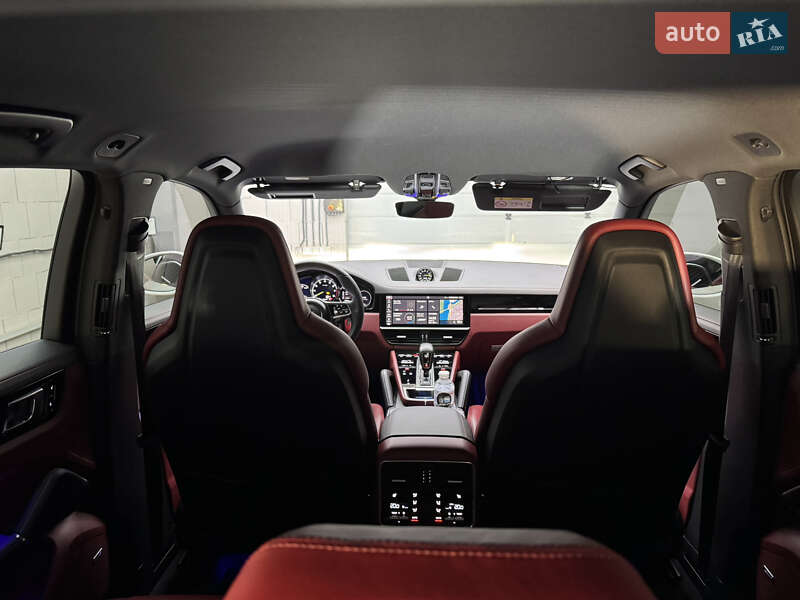 Внедорожник / Кроссовер Porsche Cayenne 2018 в Киеве