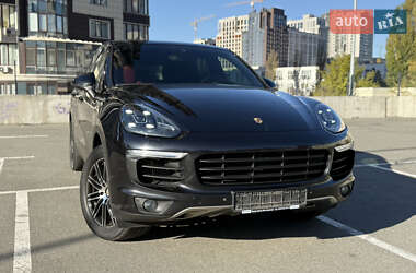 Внедорожник / Кроссовер Porsche Cayenne 2014 в Киеве