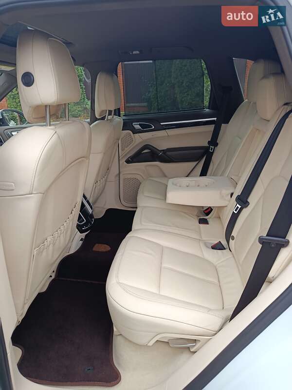 Внедорожник / Кроссовер Porsche Cayenne 2012 в Киеве фото 19 Внедорожник / Кроссовер Porsche Cayenne 2012 в Киеве