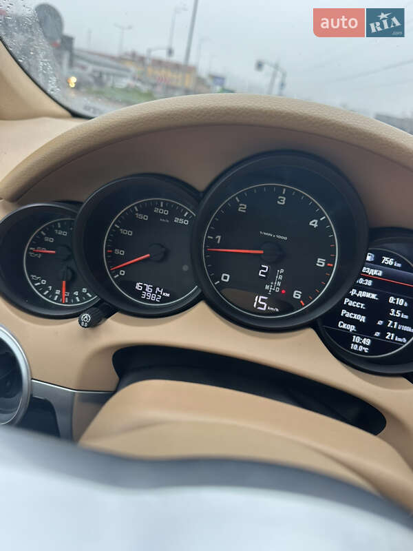 Внедорожник / Кроссовер Porsche Cayenne 2015 в Виннице