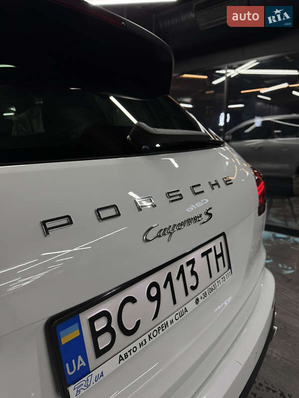 Позашляховик / Кросовер Porsche Cayenne 2014 в Києві