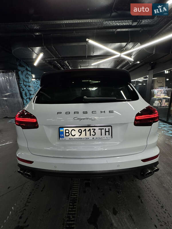 Позашляховик / Кросовер Porsche Cayenne 2014 в Києві