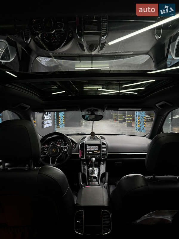 Позашляховик / Кросовер Porsche Cayenne 2014 в Києві