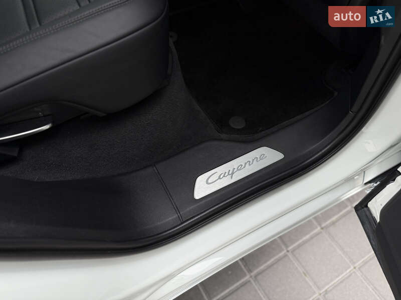 Внедорожник / Кроссовер Porsche Cayenne 2021 в Львове