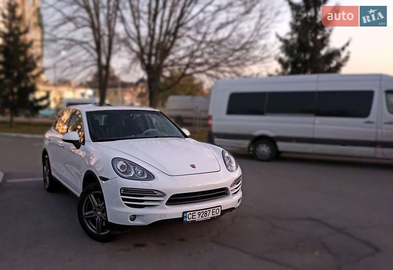 Внедорожник / Кроссовер Porsche Cayenne 2012 в Черновцах
