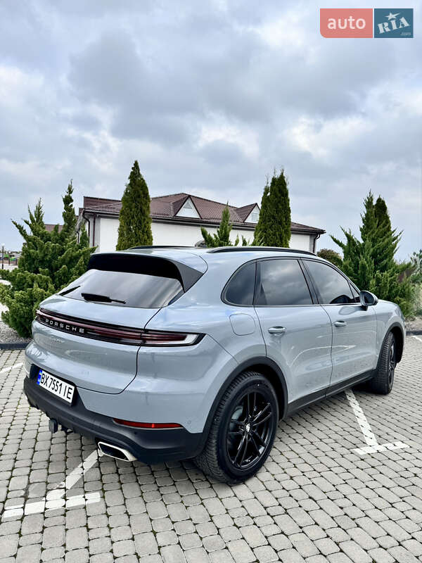 Внедорожник / Кроссовер Porsche Cayenne 2023 в Хмельницком