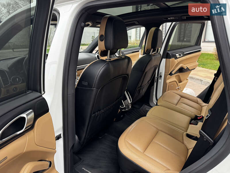 Позашляховик / Кросовер Porsche Cayenne 2017 в Києві