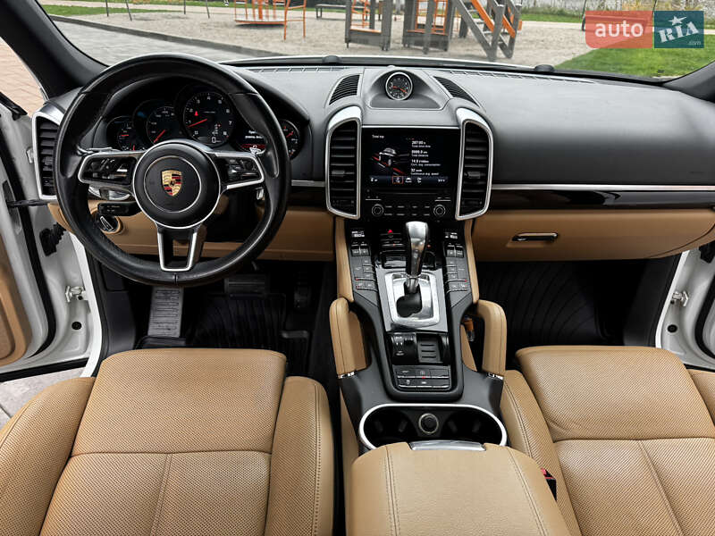 Позашляховик / Кросовер Porsche Cayenne 2017 в Києві