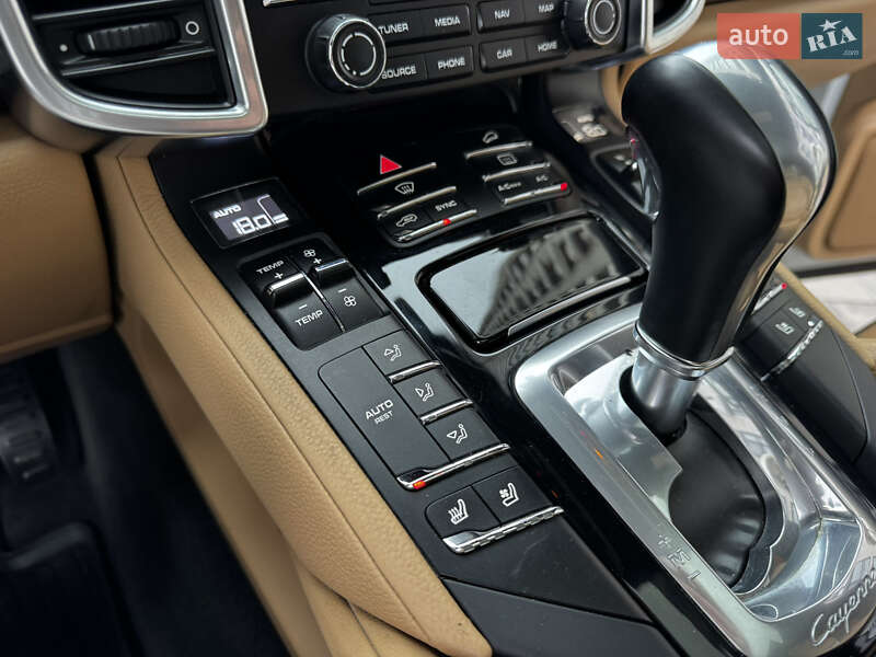 Позашляховик / Кросовер Porsche Cayenne 2017 в Києві