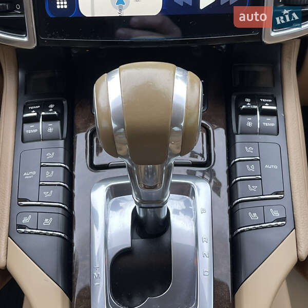 Позашляховик / Кросовер Porsche Cayenne 2012 в Києві