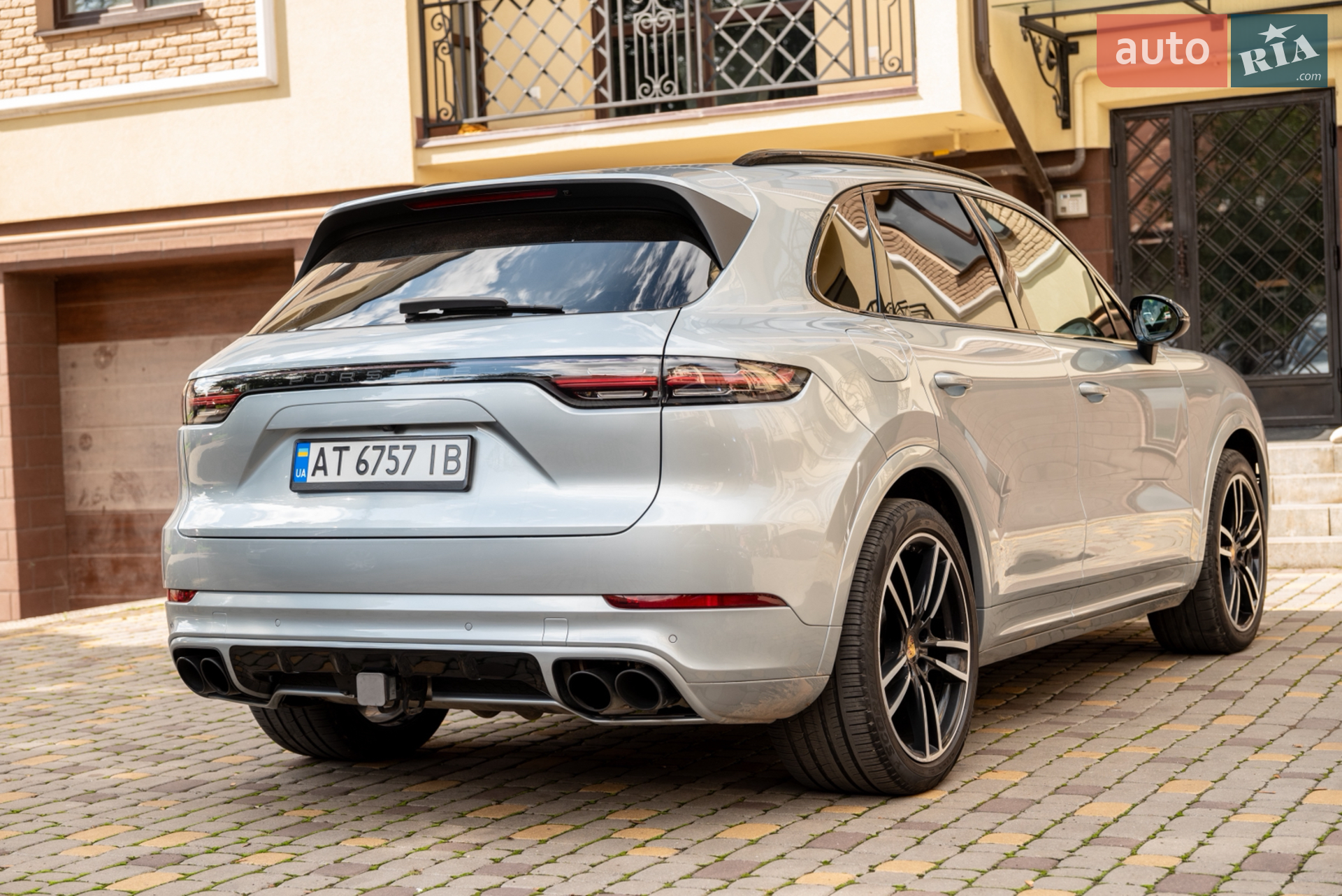 2020 Porsche Cayenne - мініатюра 3