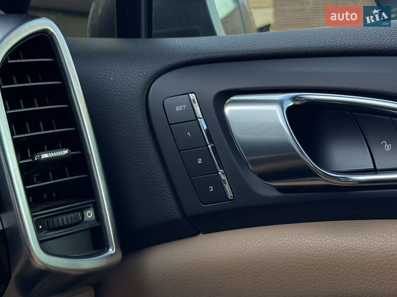 Позашляховик / Кросовер Porsche Cayenne 2017 в Києві фото 24 Позашляховик / Кросовер Porsche Cayenne 2017 в Києві