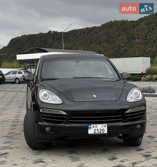 Позашляховик / Кросовер Porsche Cayenne 2013 в Хусті