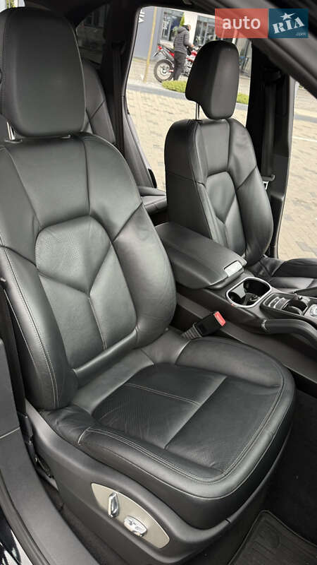 Позашляховик / Кросовер Porsche Cayenne 2013 в Хусті