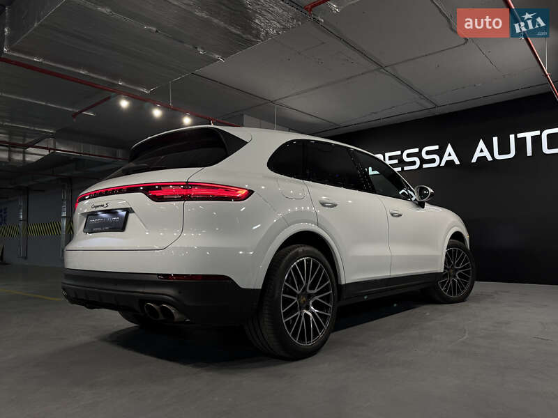 Позашляховик / Кросовер Porsche Cayenne 2021 в Одесі