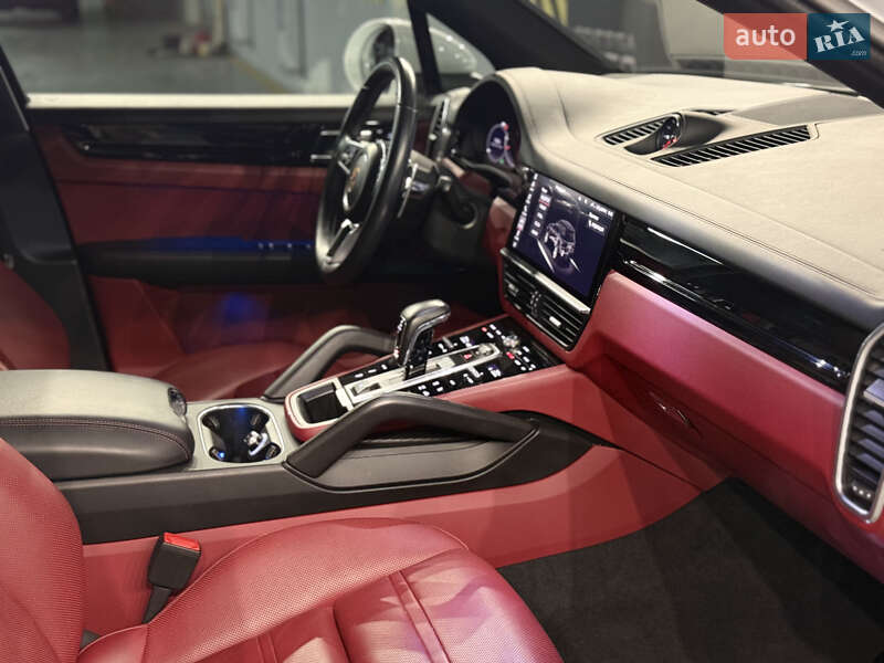 Позашляховик / Кросовер Porsche Cayenne 2021 в Одесі