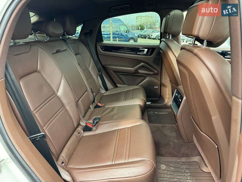 Позашляховик / Кросовер Porsche Cayenne 2021 в Києві