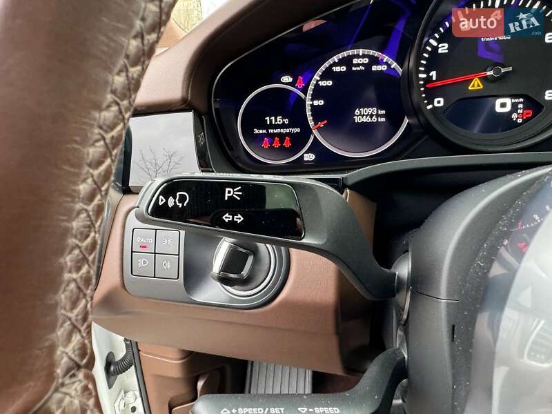 Позашляховик / Кросовер Porsche Cayenne 2021 в Києві