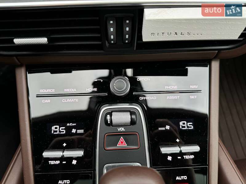 Позашляховик / Кросовер Porsche Cayenne 2021 в Києві