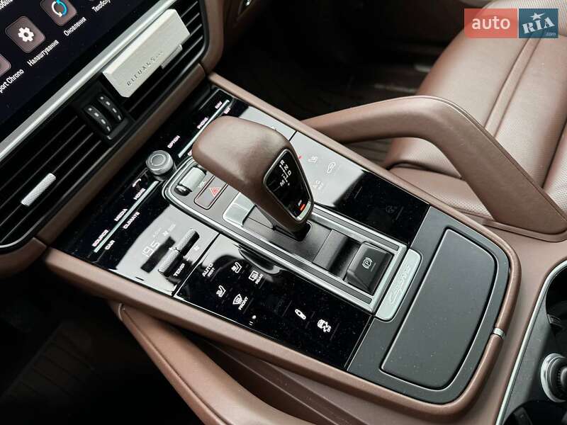 Позашляховик / Кросовер Porsche Cayenne 2021 в Києві