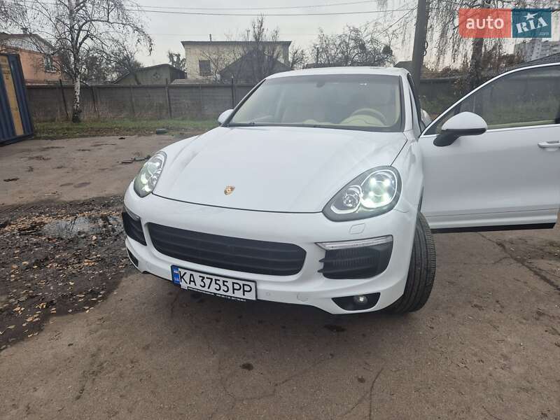 Внедорожник / Кроссовер Porsche Cayenne 2014 в Киеве