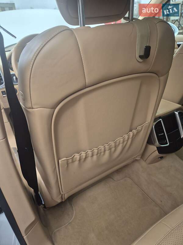 Внедорожник / Кроссовер Porsche Cayenne 2014 в Киеве