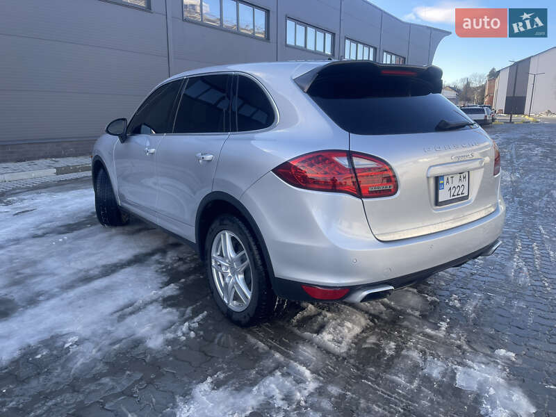 Позашляховик / Кросовер Porsche Cayenne 2013 в Бориславі
