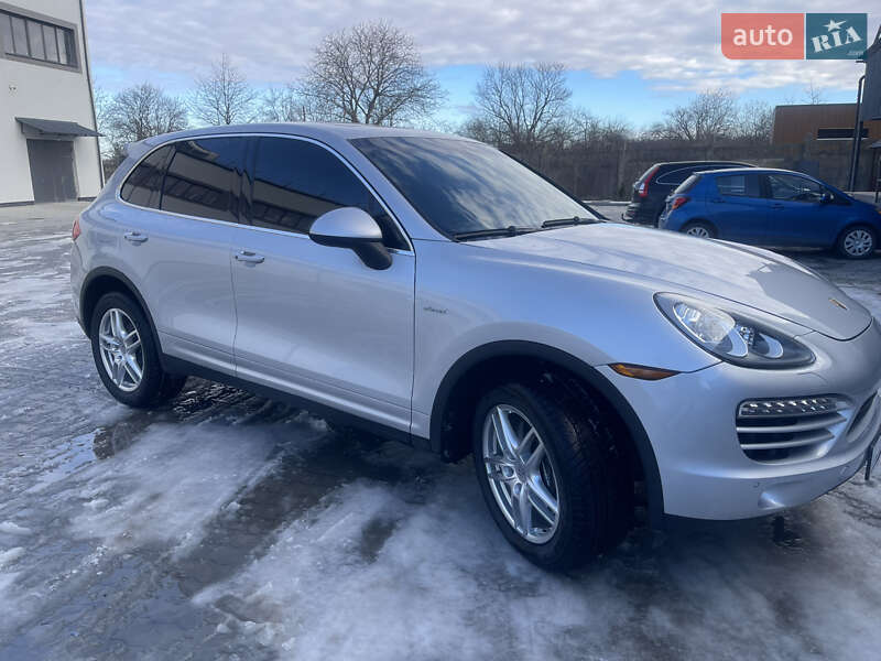 Позашляховик / Кросовер Porsche Cayenne 2013 в Бориславі