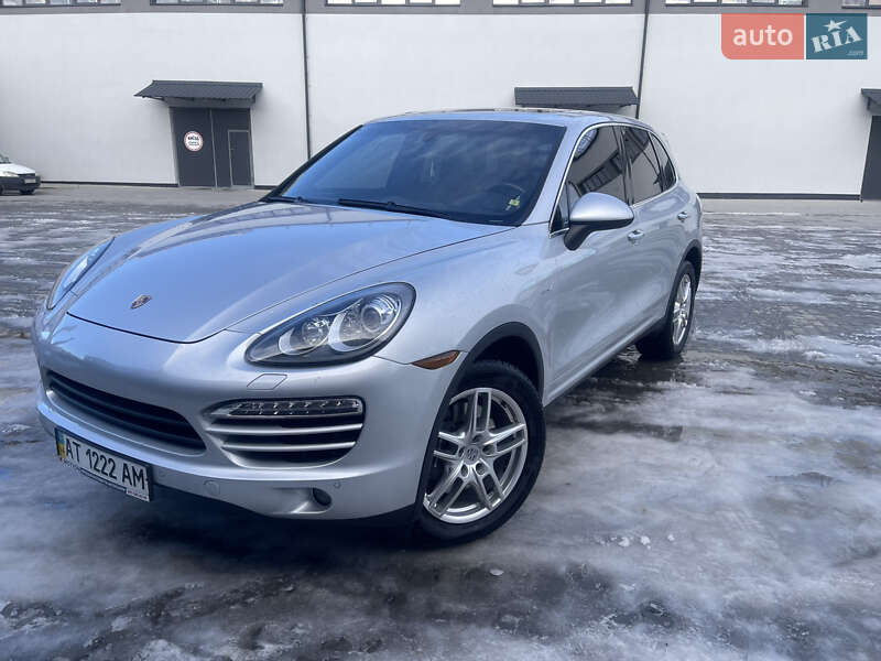 Позашляховик / Кросовер Porsche Cayenne 2013 в Бориславі