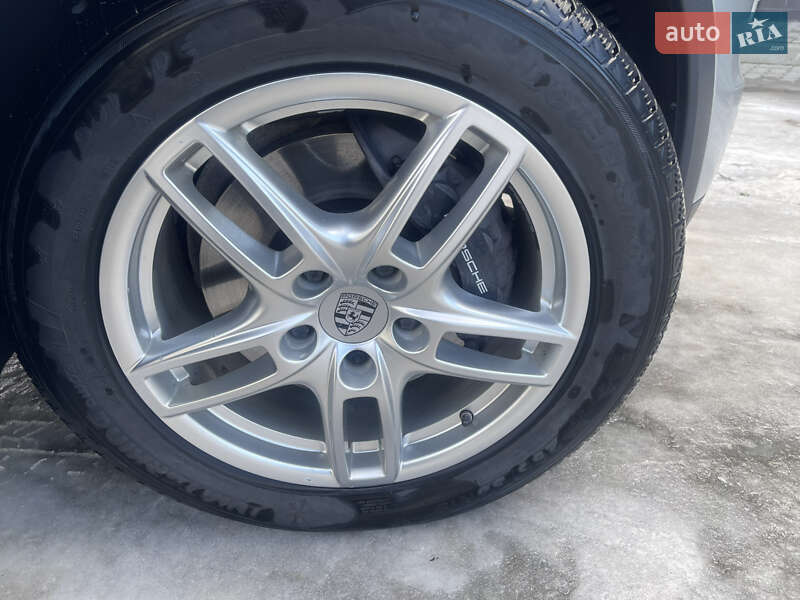 Позашляховик / Кросовер Porsche Cayenne 2013 в Бориславі