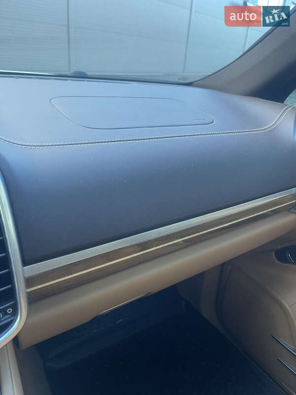 Позашляховик / Кросовер Porsche Cayenne 2013 в Бориславі