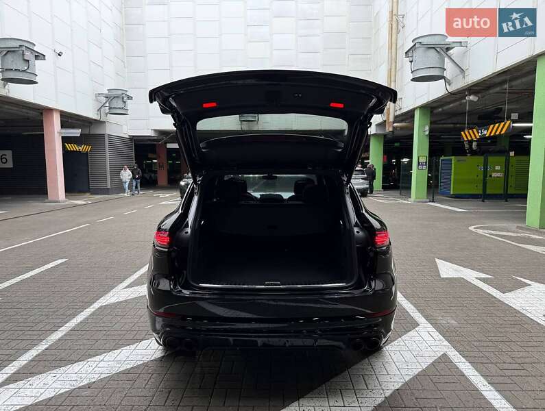 Позашляховик / Кросовер Porsche Cayenne 2021 в Києві