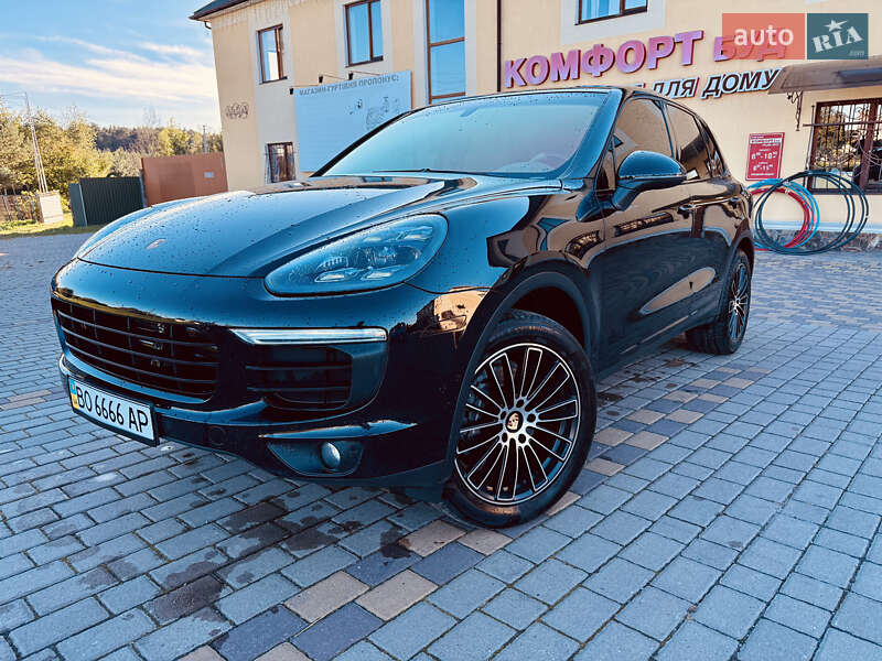 Внедорожник / Кроссовер Porsche Cayenne 2015 в Львове