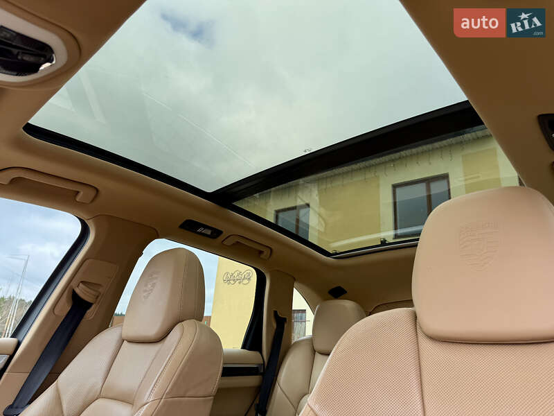 Внедорожник / Кроссовер Porsche Cayenne 2015 в Львове