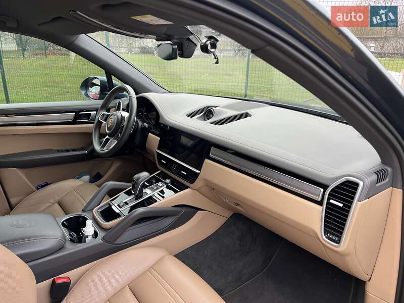 Внедорожник / Кроссовер Porsche Cayenne 2018 в Днепре фото 11 Внедорожник / Кроссовер Porsche Cayenne 2018 в Днепре