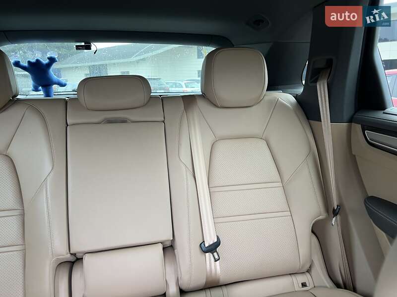 Внедорожник / Кроссовер Porsche Cayenne 2018 в Днепре фото 15 Внедорожник / Кроссовер Porsche Cayenne 2018 в Днепре