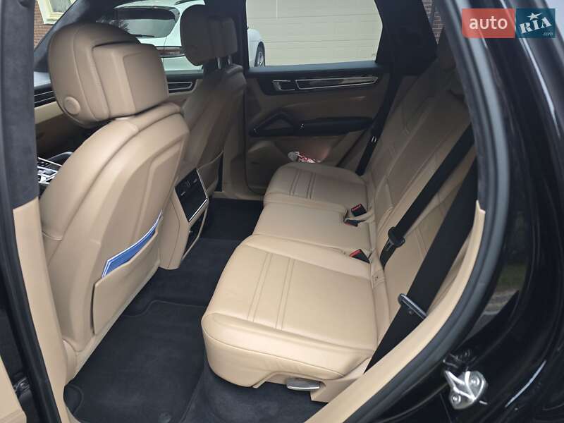 Позашляховик / Кросовер Porsche Cayenne 2017 в Вишгороді