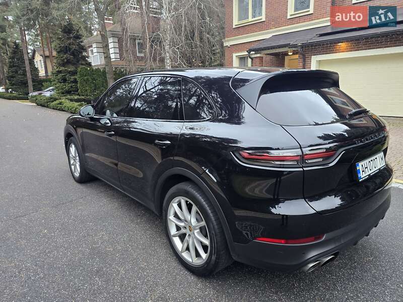 Позашляховик / Кросовер Porsche Cayenne 2017 в Вишгороді