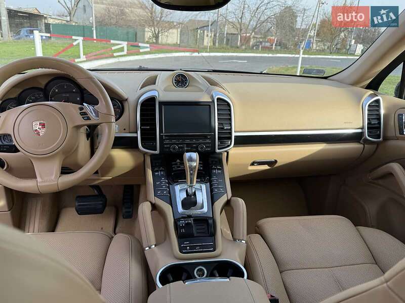 Позашляховик / Кросовер Porsche Cayenne 2013 в Одесі