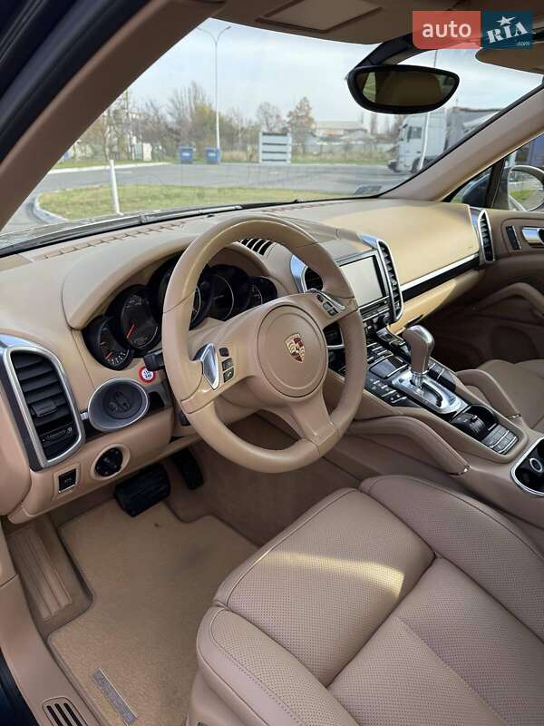 Позашляховик / Кросовер Porsche Cayenne 2013 в Одесі