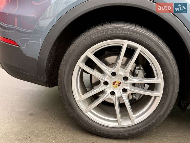Позашляховик / Кросовер Porsche Cayenne 2018 в Києві
