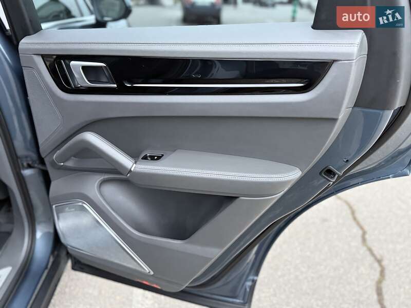 Позашляховик / Кросовер Porsche Cayenne 2018 в Києві