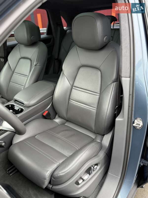 Позашляховик / Кросовер Porsche Cayenne 2018 в Києві