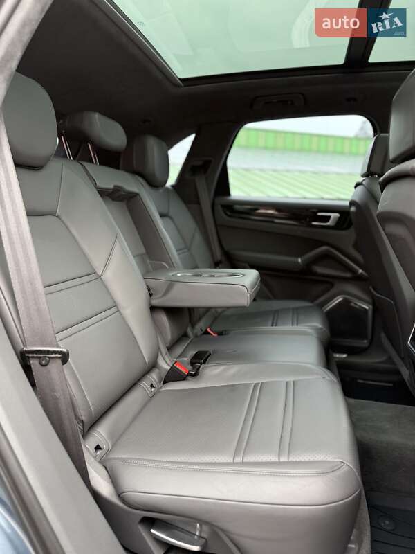 Позашляховик / Кросовер Porsche Cayenne 2018 в Києві