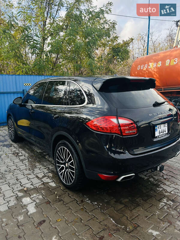 Внедорожник / Кроссовер Porsche Cayenne 2011 в Гадяче