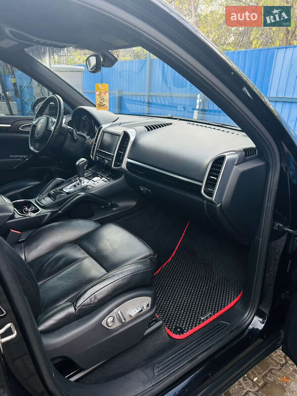 Внедорожник / Кроссовер Porsche Cayenne 2011 в Гадяче фото 10 Внедорожник / Кроссовер Porsche Cayenne 2011 в Гадяче