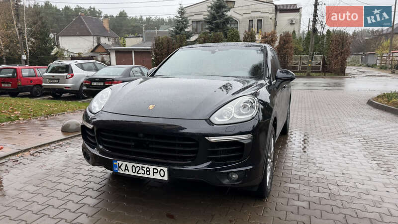 Позашляховик / Кросовер Porsche Cayenne 2016 в Києві