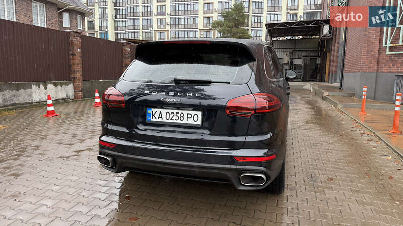 Позашляховик / Кросовер Porsche Cayenne 2016 в Києві