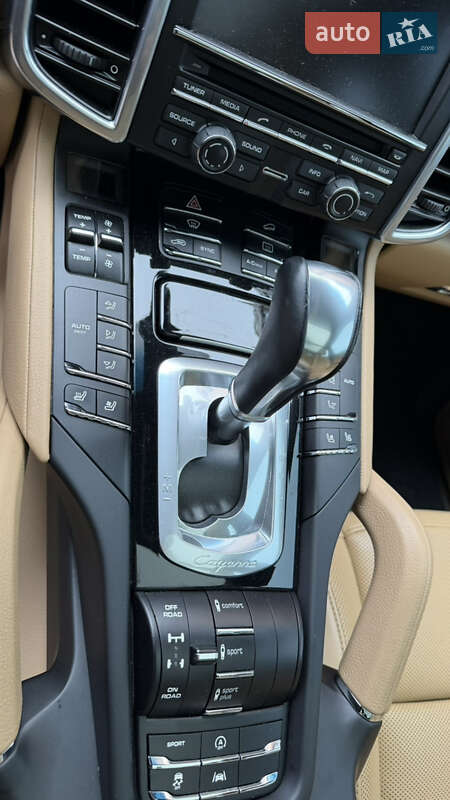 Позашляховик / Кросовер Porsche Cayenne 2016 в Києві