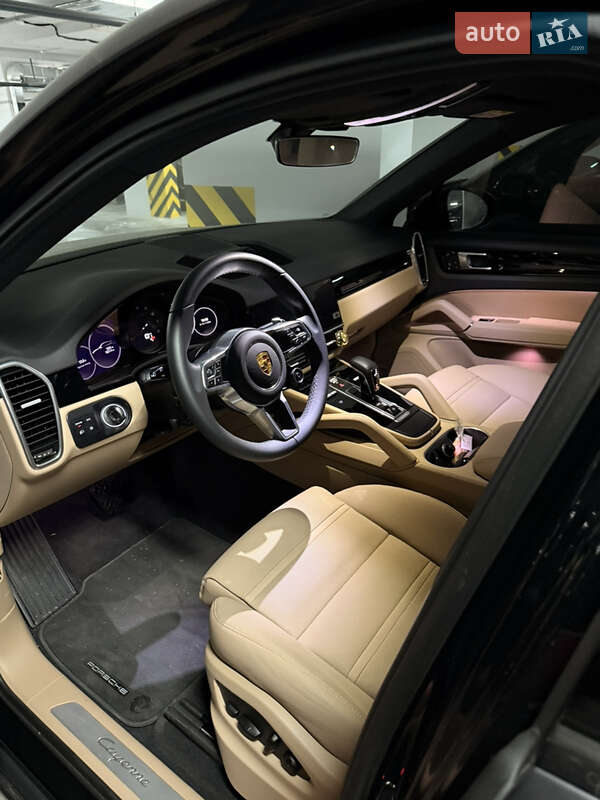 Позашляховик / Кросовер Porsche Cayenne 2021 в Києві